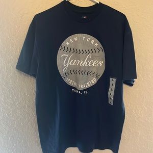 NWOT yankees t shirt